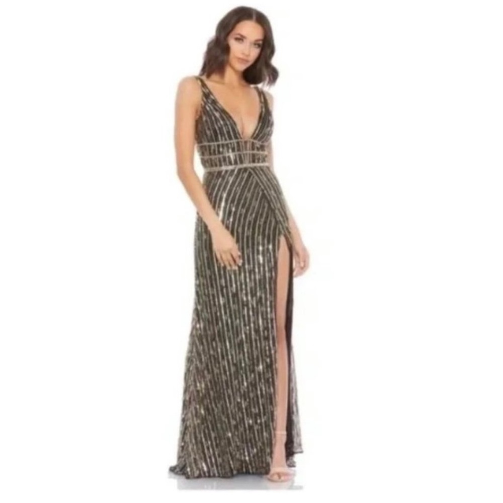 METALLIC EMBELLISHED PLUNGE NECK OPEN BACK GOWN Sz 12 Large. Style 5232